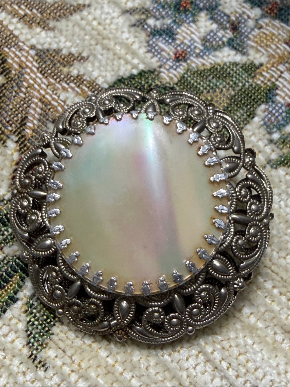 Antique Filigree Mother-of-Pearl  Brooch  #cz801